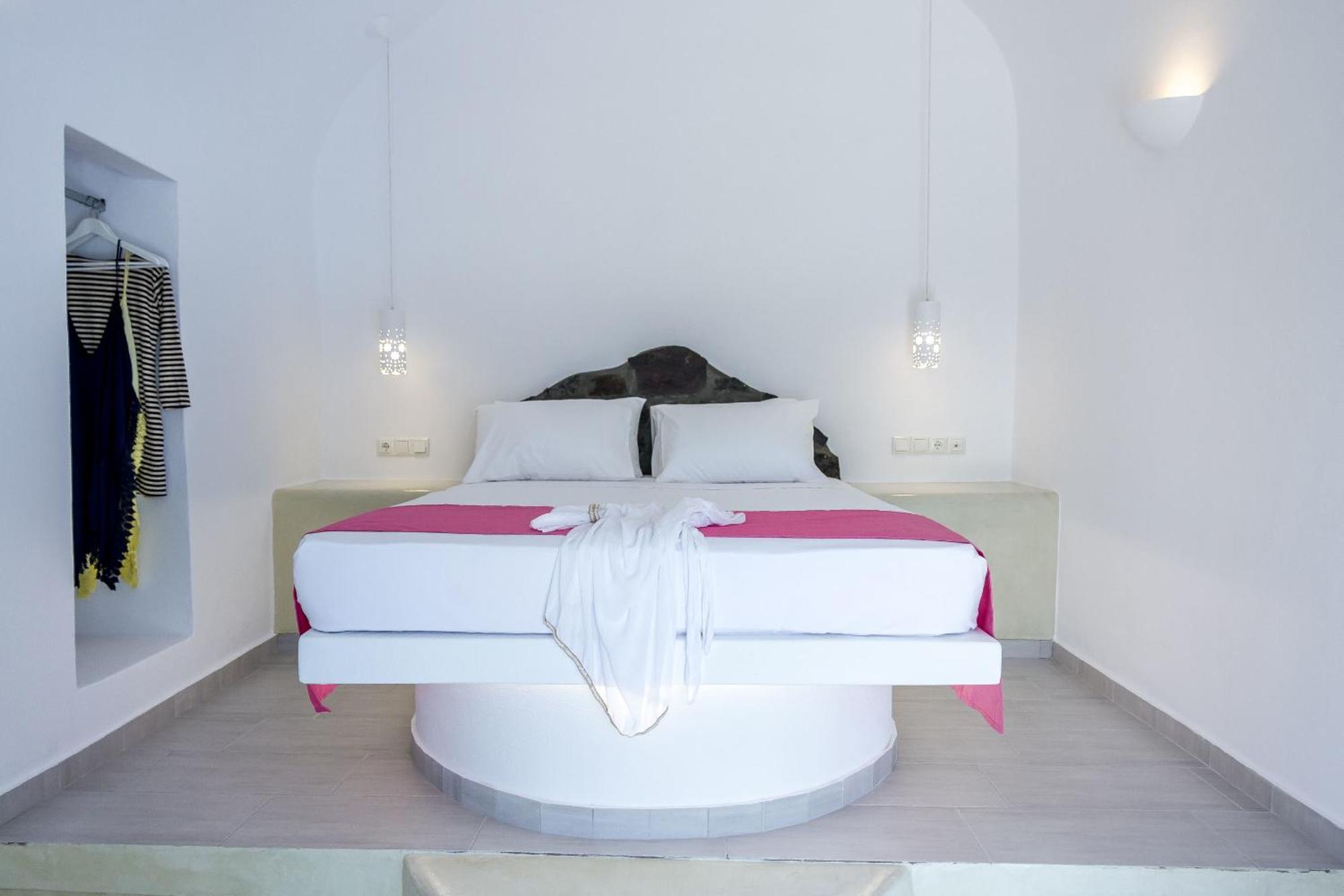 Asma Suites Fira  Pokoj fotografie