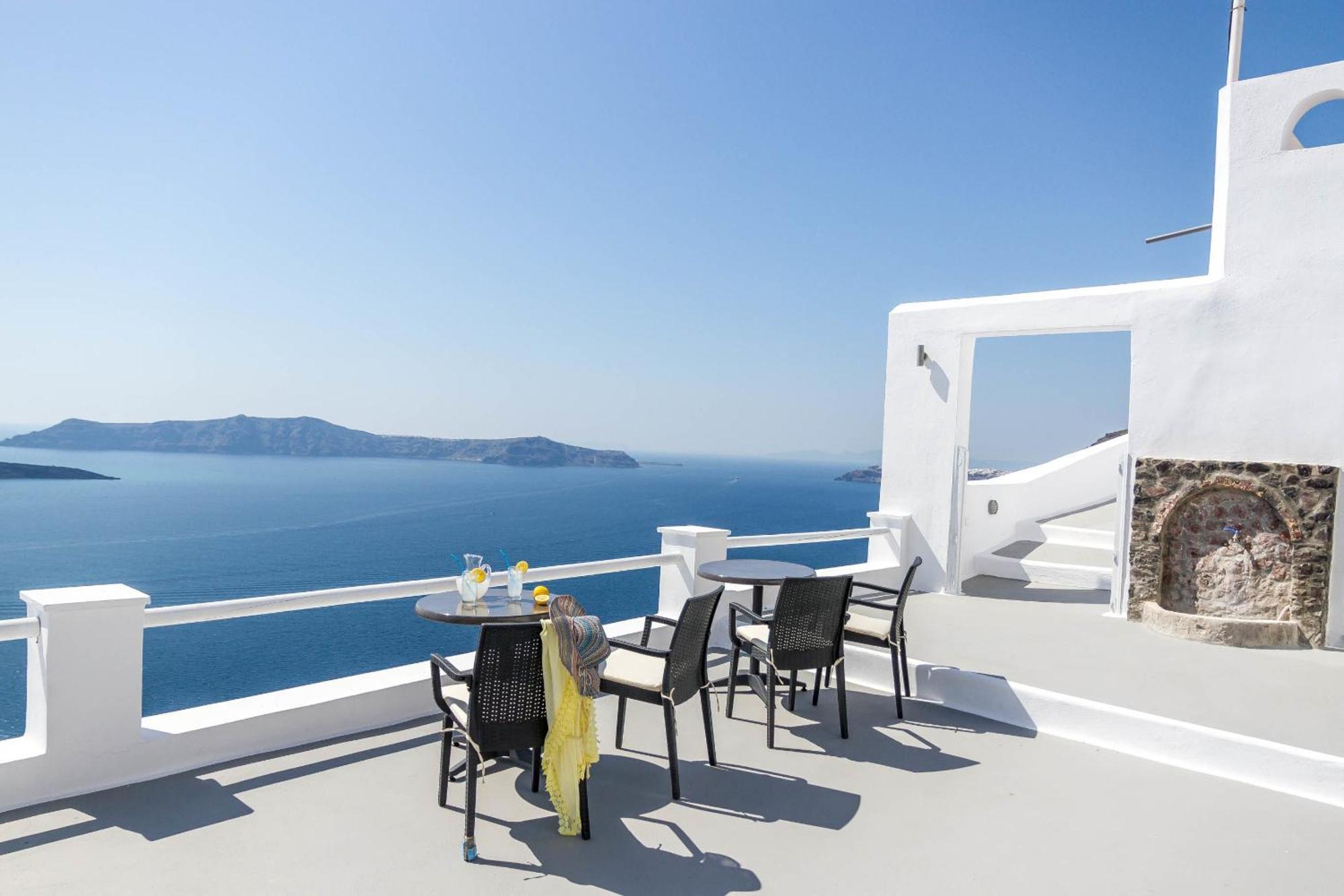 Asma Suites Fira  Pokoj fotografie