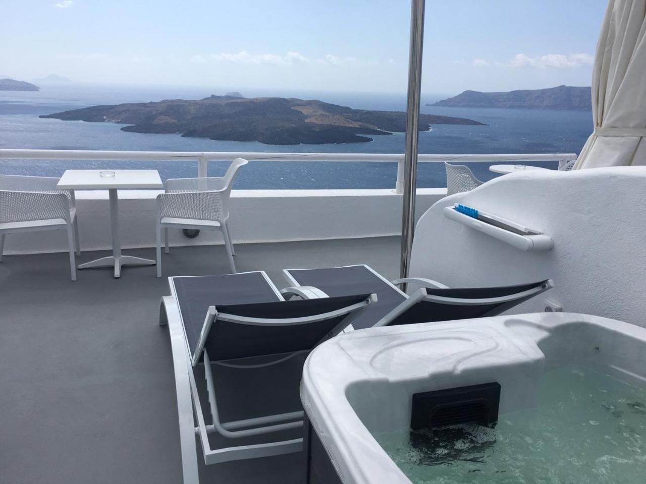 Asma Suites Fira  Pokoj fotografie
